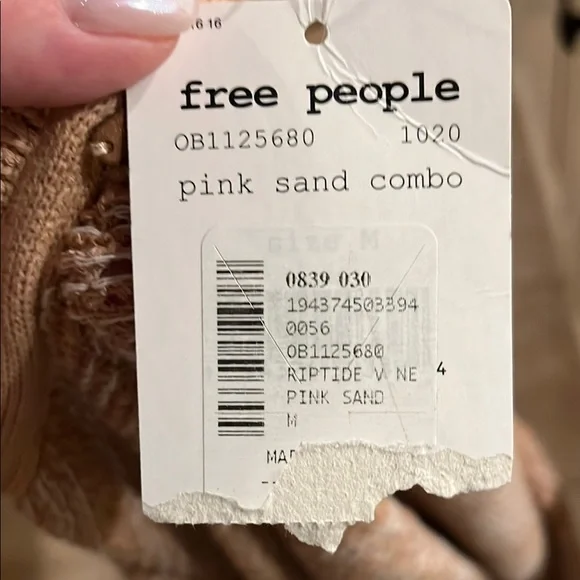 Free people, Tan Sweater size medium - Picture 8 of 8